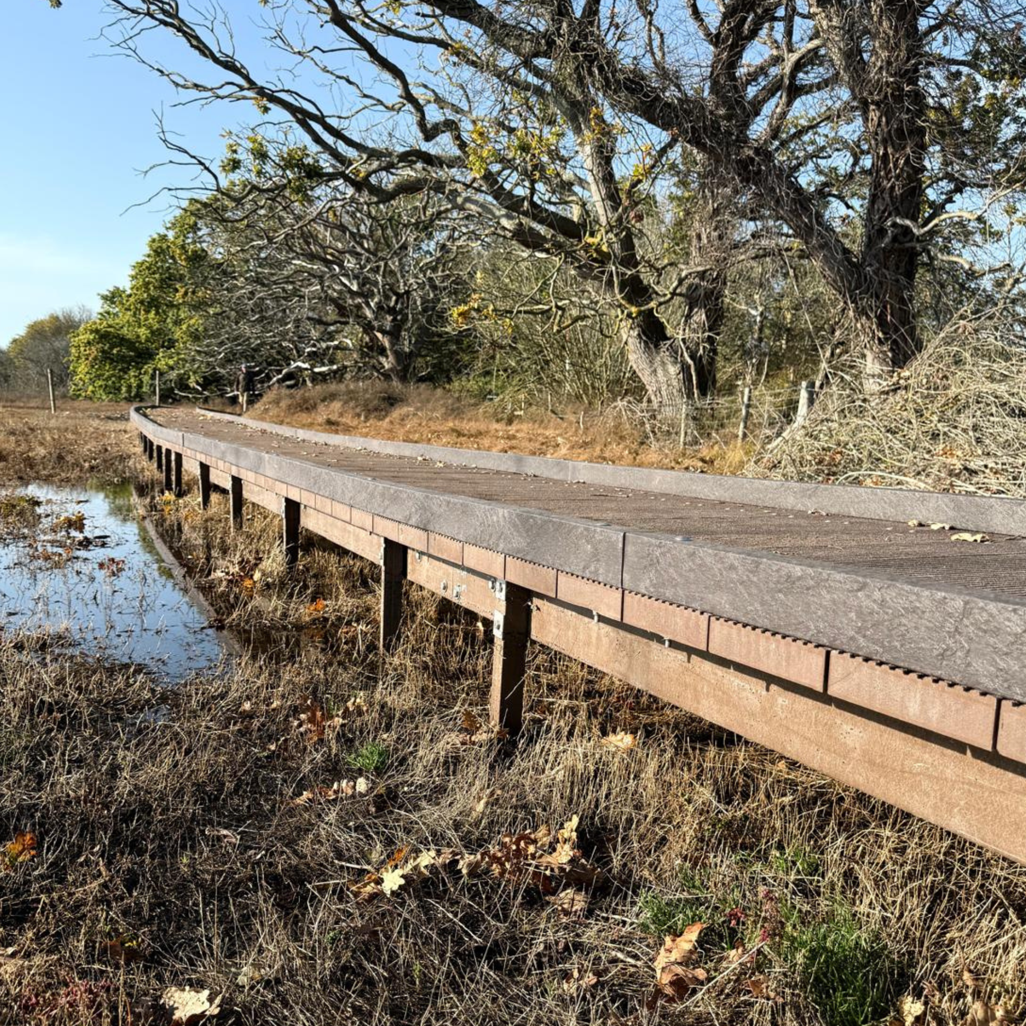 4 A 14-metre Polydeck POLYbridge on the cliff edge at Lovers Walk, Clevedon, providing a slip-resistant coastal path for the King Charles III England Coast Path